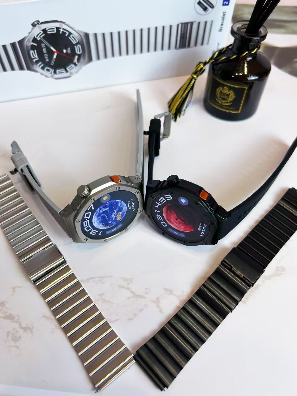 HY-05 SMART WATCH WITH TWO 2 STRAPS WIRELESS CHARGING